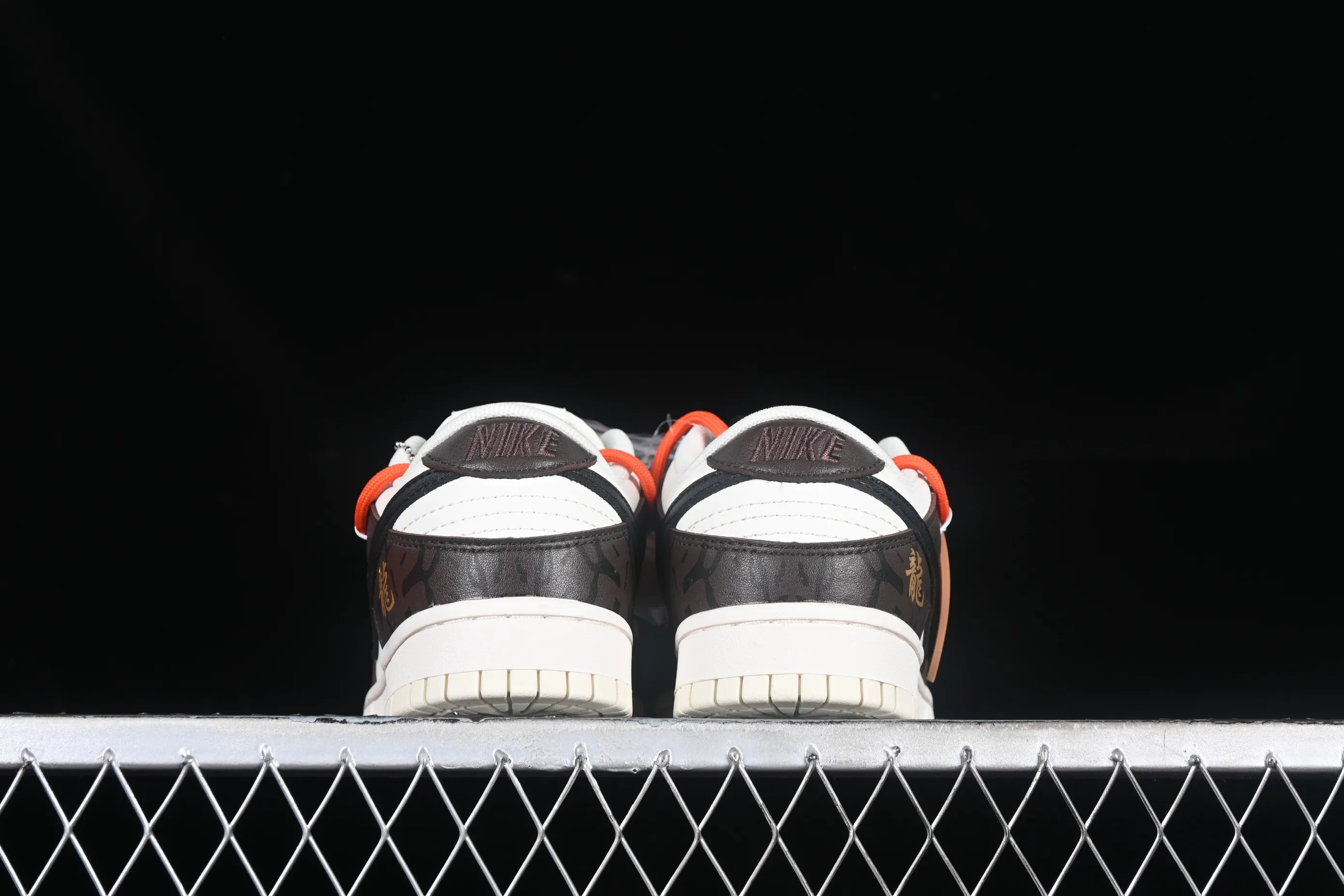 All categories Nk SB Dunk series Nk SB Dunk Low low-top sneakers Nk Dunk Low "Year of the Dragon" Year of the Dragon limited theme SB low-top casual sneakers DJ6188-100